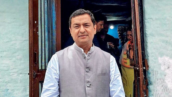 पत्रकार से सांसद बने अनिल बलूनी