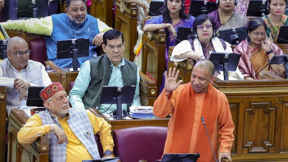 विधानसभा में बोलते हुए यूपी के सीएम योगी आदित्यनाथ