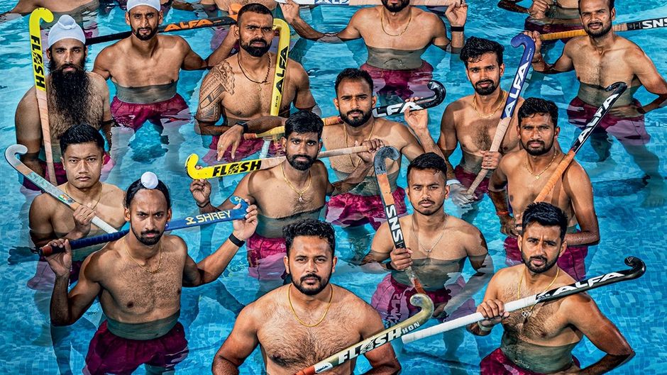 भारतीय हॉकी टीम के खिलाड़ी बेंगलुरु स्थित स्पोर्ट्स अथॉरिटी ऑफ इंडिया के अभ्यास परिसर में