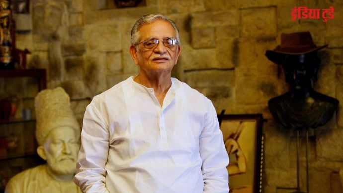 गुलजार का जन्म 18 अगस्त, 1934 को पाकिस्तान में हुआ था