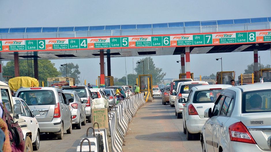जीएनएसएस-आधारित टोल व्यवस्था के बाद टोल प्लाजा के पास ऐसे नजारे नहीं दिखेंगे