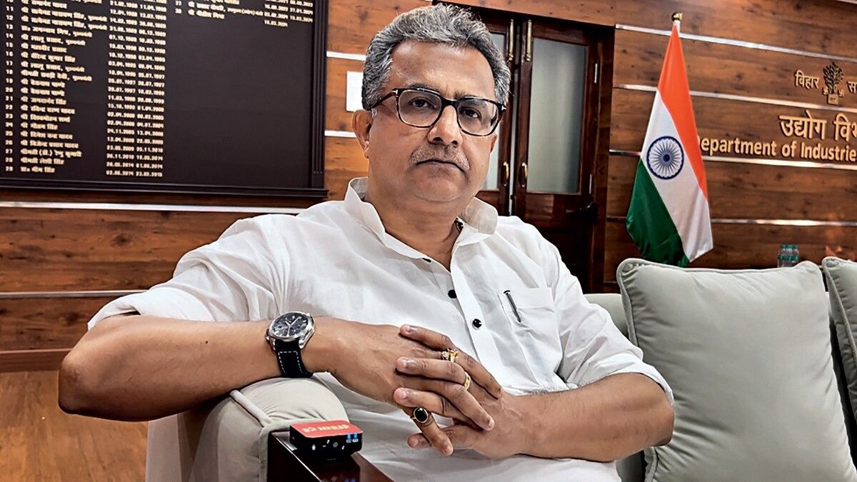 नीतीश मिश्र, बिहार के उद्योग मंत्री