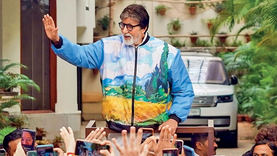 नंबर एक सिंहासन पर : अमिताभ बच्चन