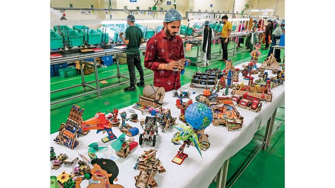 हरियाणा के मानेसर में स्मार्टिविटी टॉय की एक फैक्ट्री