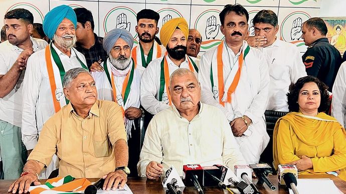 दिल्ली में 25 अगस्त को भूपेंद्र सिंह हुड्डा की मौजूदगी में हरियाणा कांग्रेस में शामिल हुए विभिन्न पार्टियों के नेता