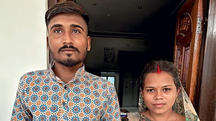 विकेश और अंजलि ने शादी से पहले मेडिकल रिपोर्ट का मिलान किया फिर बंधन में बंधे