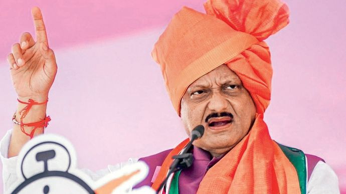 अजित पवार 22 सितंबर को सोलापुर के मोहोल में जन सम्मान यात्रा के दौरान