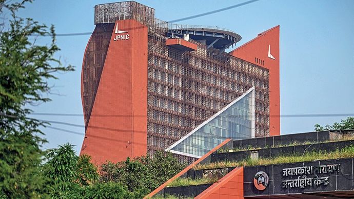 लखनऊ में जेपीएनआईसी की महत्वाकांक्षी परियोजना ठप पड़ी है