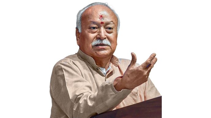 मोहन भागवत, 72 वर्ष, सरसंघचालक, राष्ट्रीय स्वयंसेवक संघ