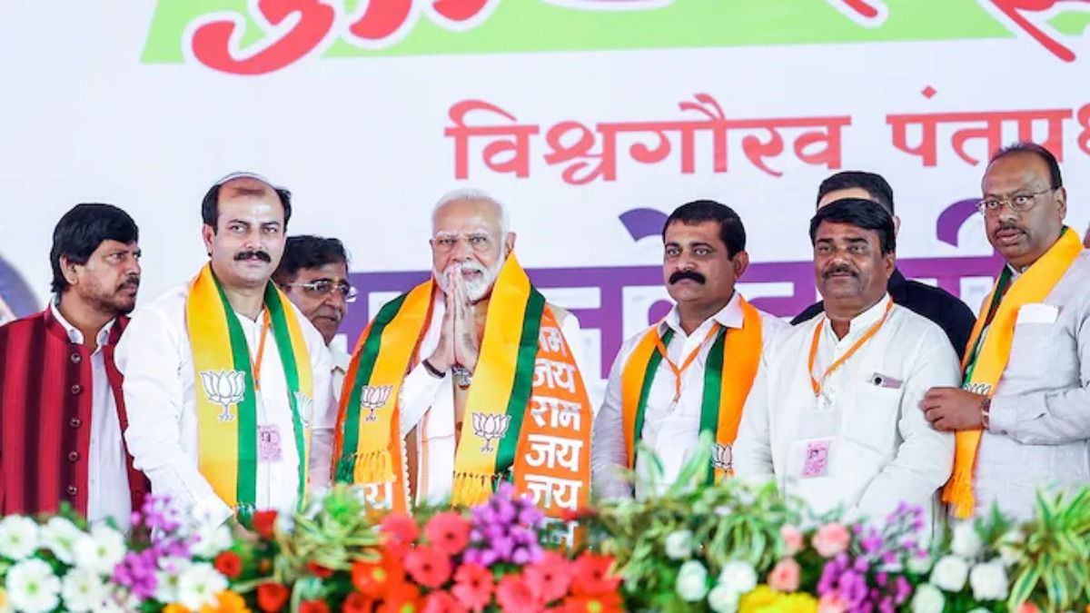 महाराष्ट्र में एक रैली के दौरान पीएम मोदी