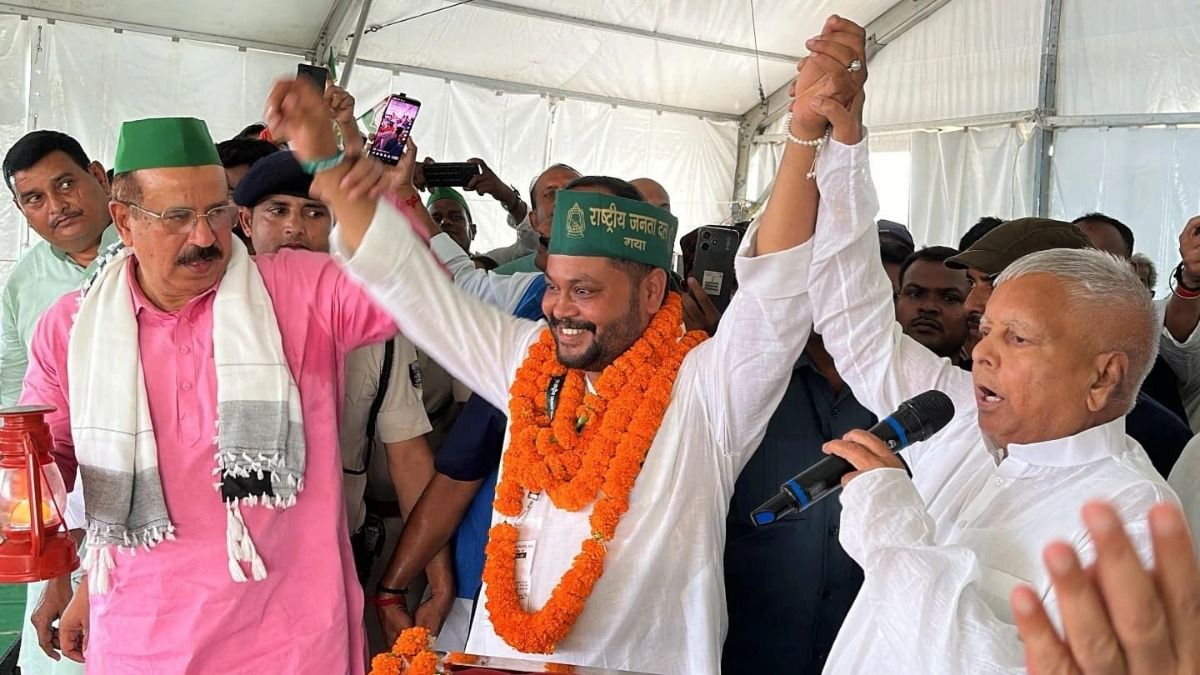 राजद सुप्रीमो लालू यादव के साथ बेलागंज सीट से पार्टी के उम्मीदवार विश्वनाथ प्रसाद