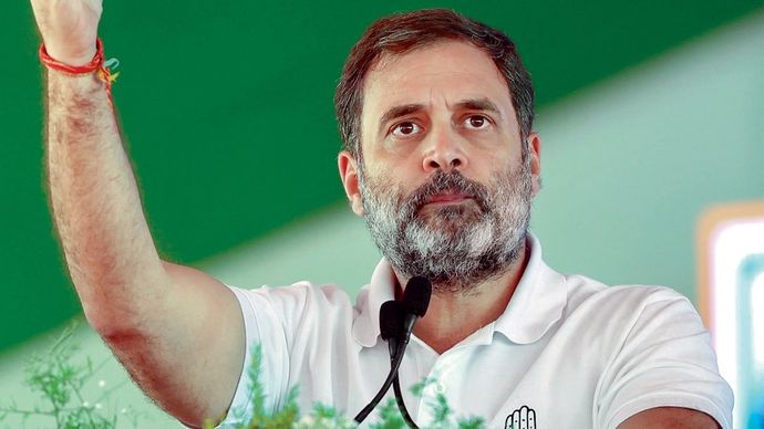 राहुल गांधी महाराष्ट्र के नांदेड़ में 14 नवंबर को एक रैली के दौरान