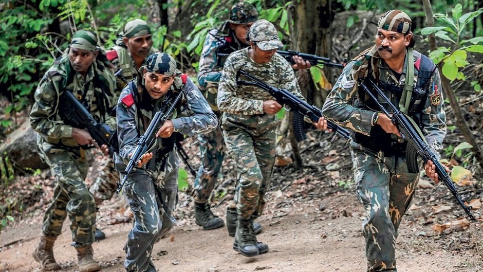 कांकेर के जंगल में 1 दिसंबर को छत्तीसगढ़ पुलिस के जवान गश्त लगाते हुए