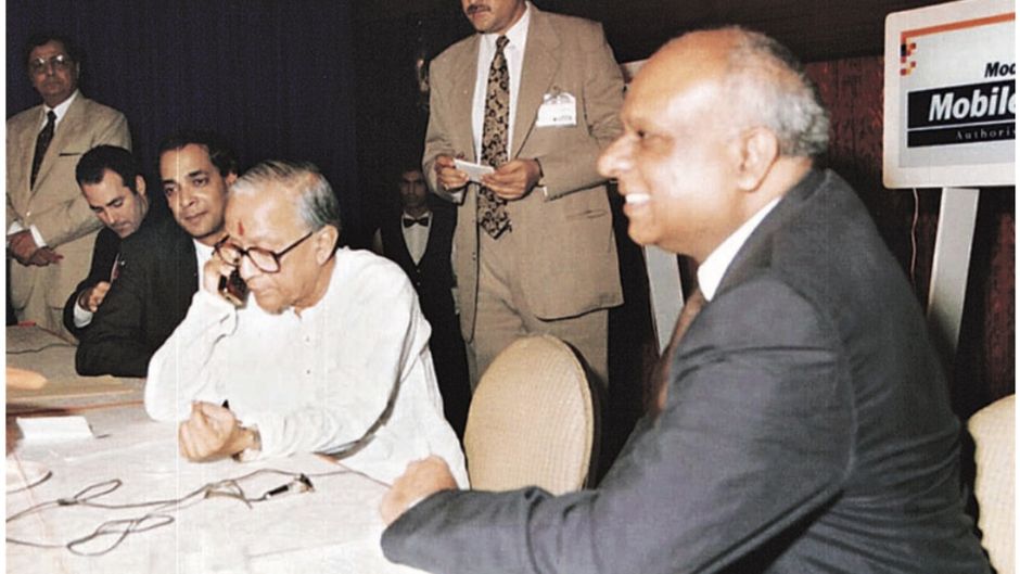 एक कार्यक्रम के दौरान ज्योति बसु