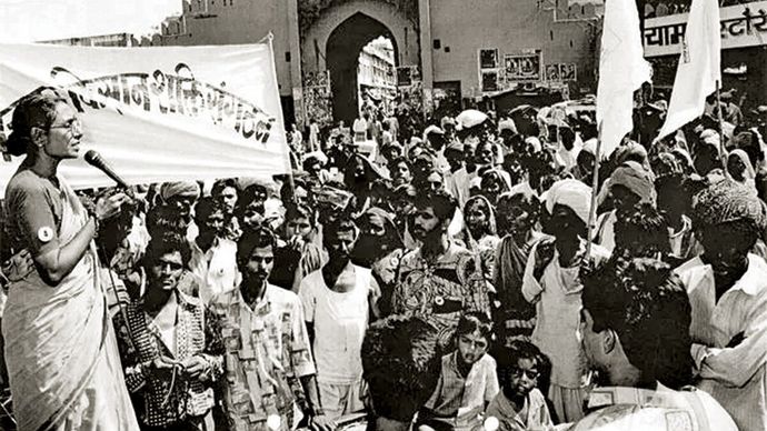 1996 में राजस्थान में मजदूर किसान शक्ति संगठन के एक धरने में अरुणा रॉय