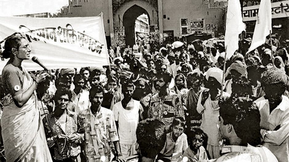 1996 में राजस्थान में मजदूर किसान शक्ति संगठन के एक धरने में अरुणा रॉय