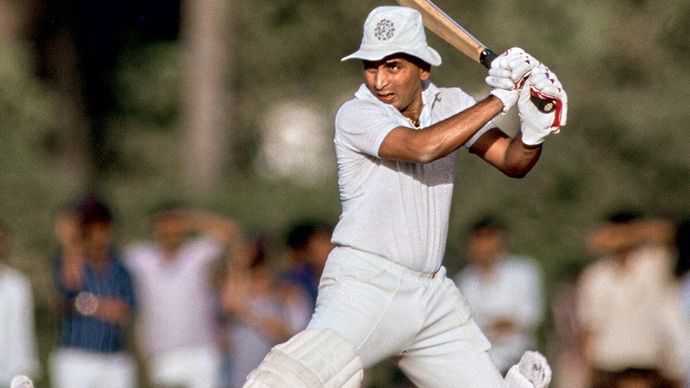 इंग्लैंड के 1984-85 में भारत दौरे के एक मैच में सुनील गावस्कर