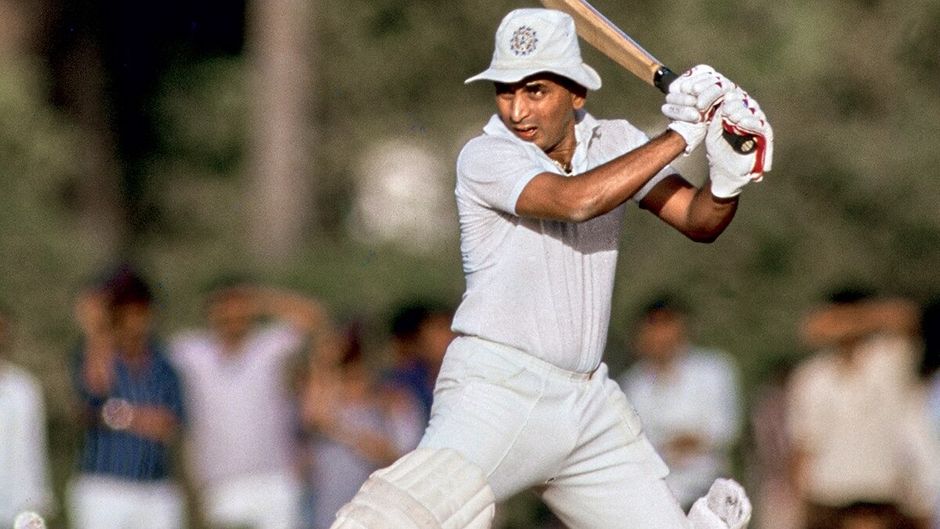 इंग्लैंड के 1984-85 में भारत दौरे के एक मैच में सुनील गावस्कर