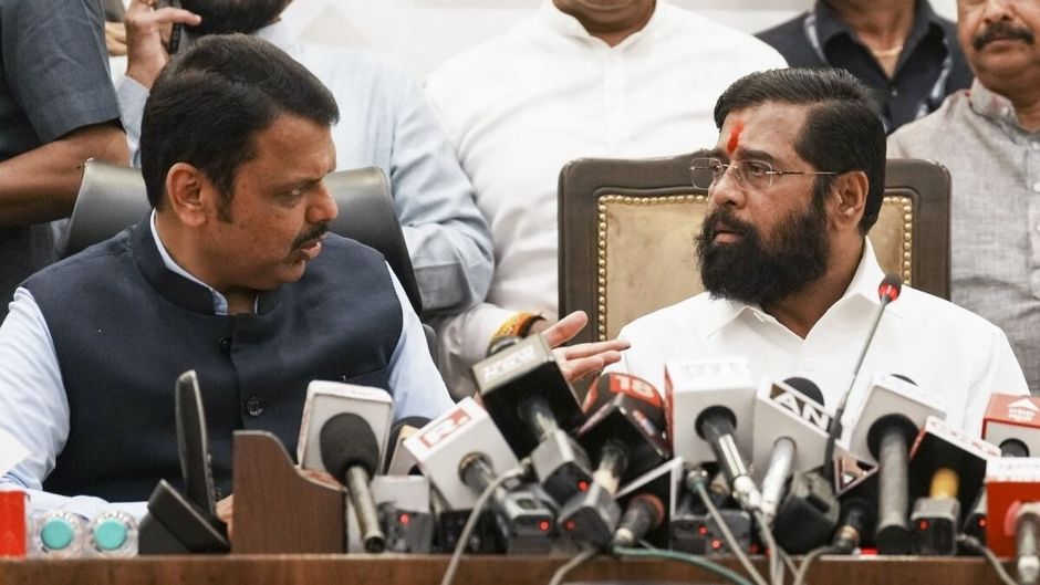 एकनाथ शिंदे और देवेंद्र फडणवीस (फाइल फोटो)