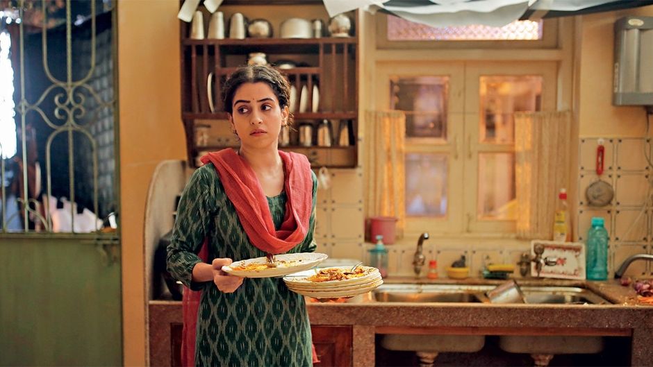 फिल्म मिसेज से ली गई एक तस्वीर में सान्या मल्होत्रा