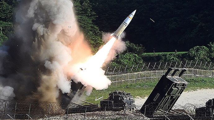 हथियार खरीदने में दुनिया में दूसरे स्थान पर भारत (सांकेतिक तस्वीर)