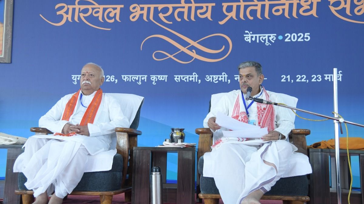 (बाएं) संघ प्रमुख मोहन भागवत (दाएं) दत्तात्रेय होसबाले/RSS की ऑफिशियल वेबसाइट