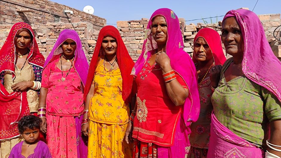 पाक से विस्थापित महिलाएं, जो अभी राजस्थान में रह रही हैं