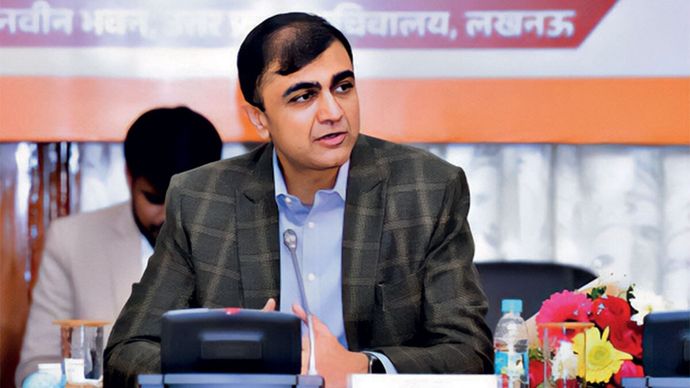 इन्वेस्ट यूपी के पूर्व सीईओ अभिषेक प्रकाश