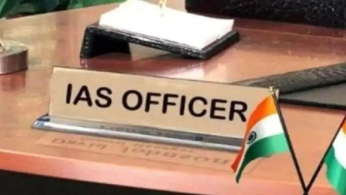 बिहार में चुनाव से पहले बड़े पैमाने पर IAS अधिकारियों का तबादला