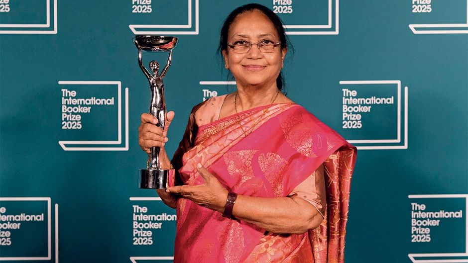बानू मुश्ताक बुकर पुरस्कार के साथ
