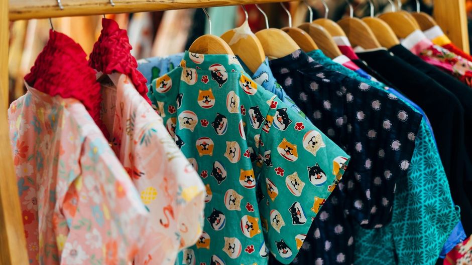 How India shops: Customers still prefer malls, in-person purchases over online shopping