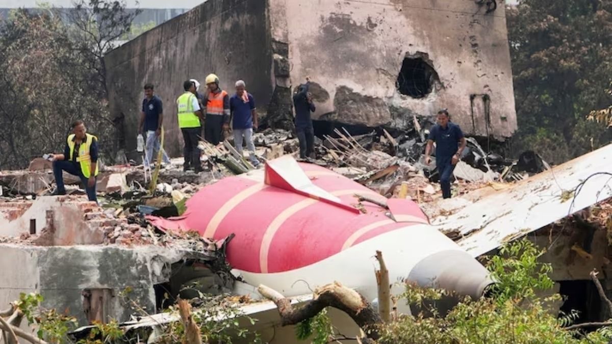 अहमदाबाद में क्रैश हुआ एअर इंडिया का विमान