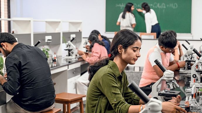 साइंस में नंबर 1 हिंदू कॉलेज, नई दिल्ली