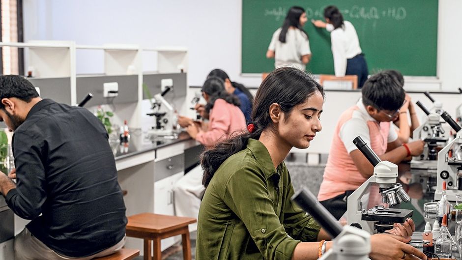 साइंस में नंबर 1 हिंदू कॉलेज, नई दिल्ली