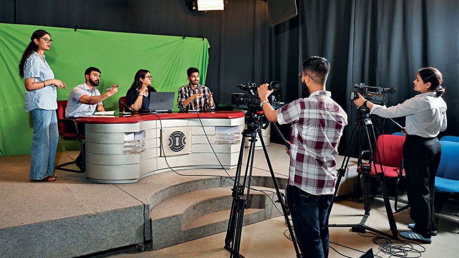 न. 1 इंडियन इंस्टीट्यूट ऑफ मास कम्युनिनिकेशन, नई दिल्ली