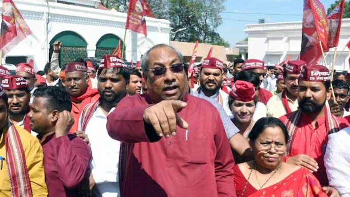 निषाद पार्टी के मुखिया संजय निषाद (फाइल फोटो)
