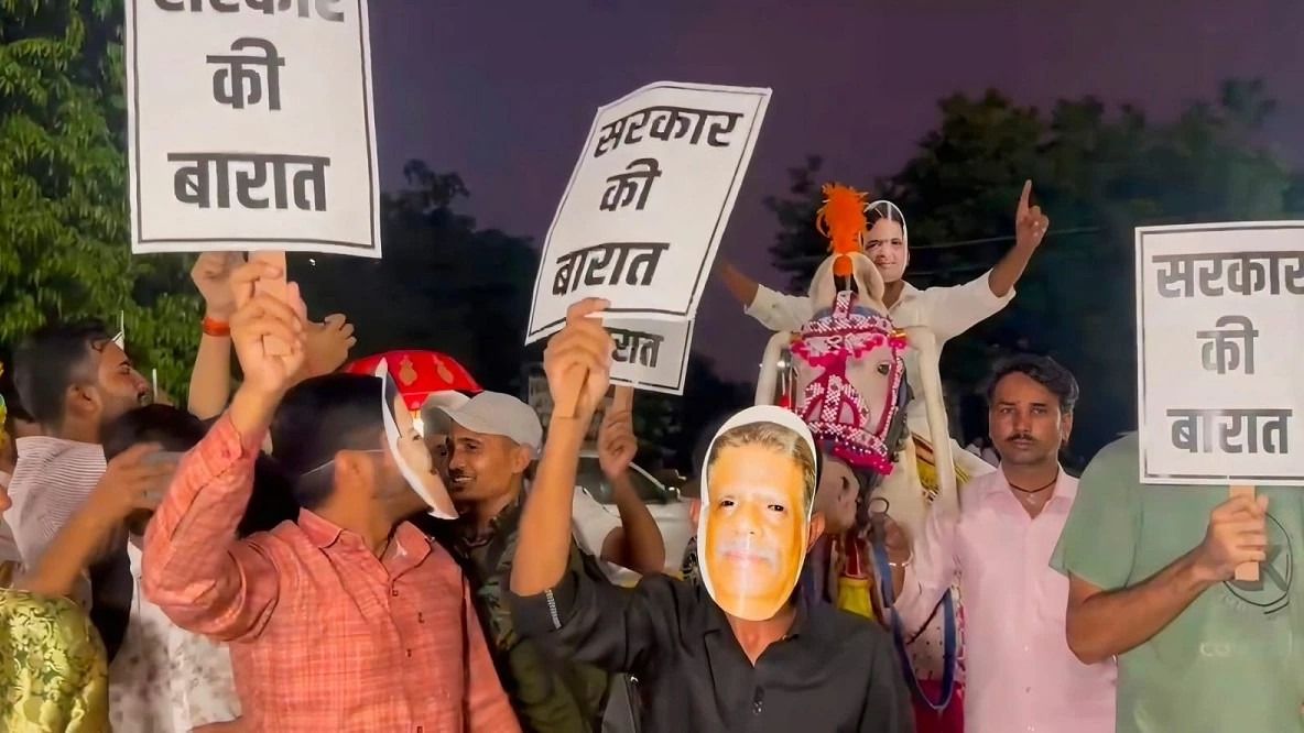 राजस्थान में छात्रसंघ चुनाव की मांग को लेकर एनएसयूआई का विरोध प्रदर्शन