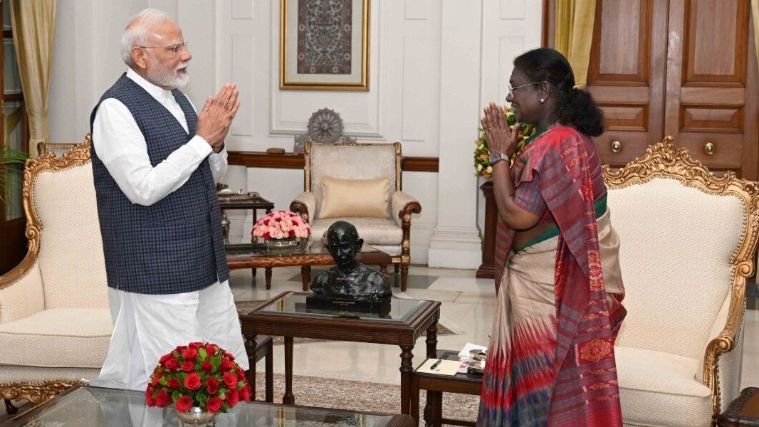  राष्ट्रपति द्रौपदी मुर्मू से मिले PM मोदी