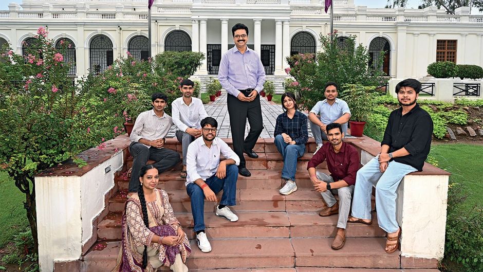 General (Government)