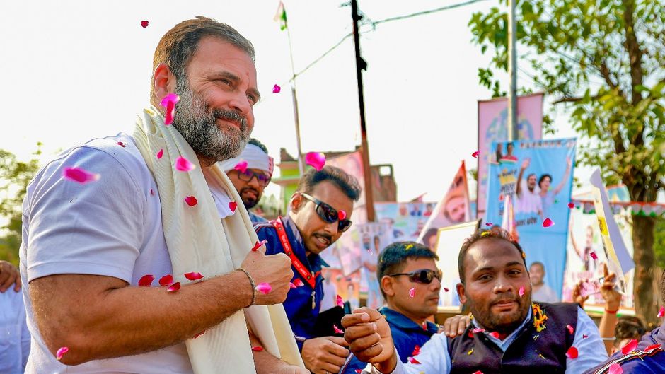 बिहार में 'वोटर अधिकार यात्रा' कर रहे राहुल गांधी (File Photo: PTI)
