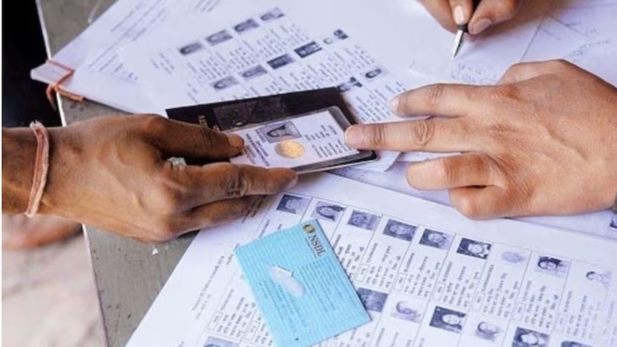 वोटर लिस्ट में मिला पाकिस्तानी महिला का नाम. (File Photo: PTI)