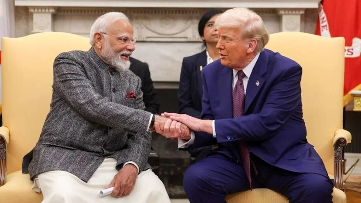 पीएम नरेंद्र मोदी के साथ डोनाल्ड ट्रंप (फाइल फोटो)