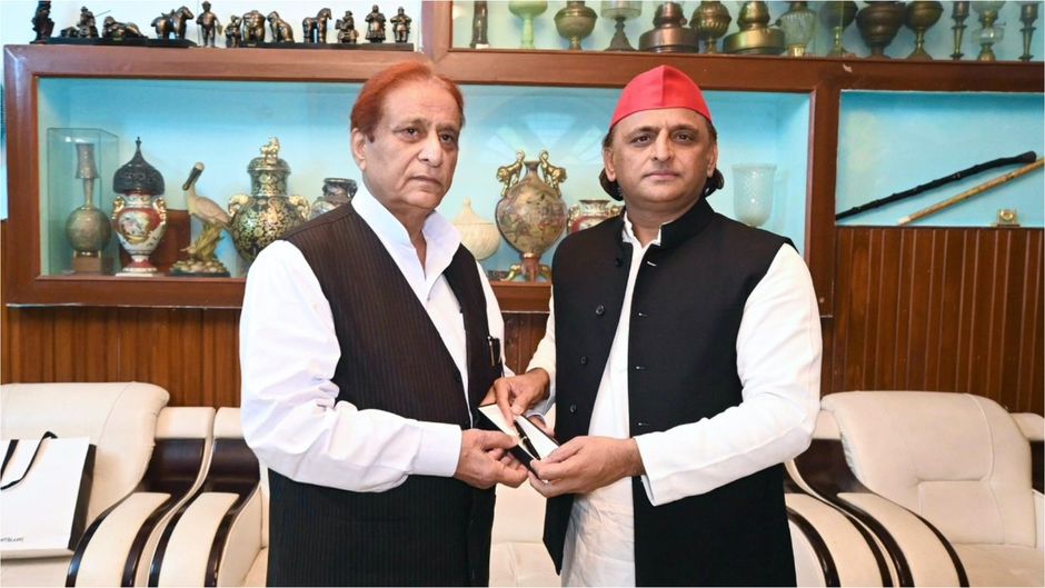 Akhilesh Yadav meets Azam Khan, Akhilesh Yadav calls Azam Khan heartbeat, Azam Khan false cases news, Akhilesh Yadav latest statement on Azam Khan, Samajwadi Party leaders meeting news