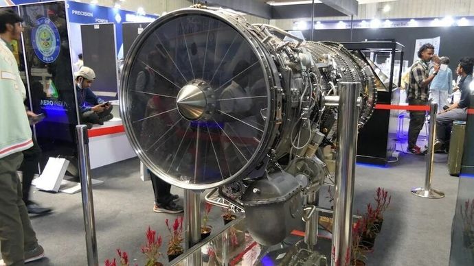 जेट इंजन बनाए जाने का सांकेतिक तस्वीर