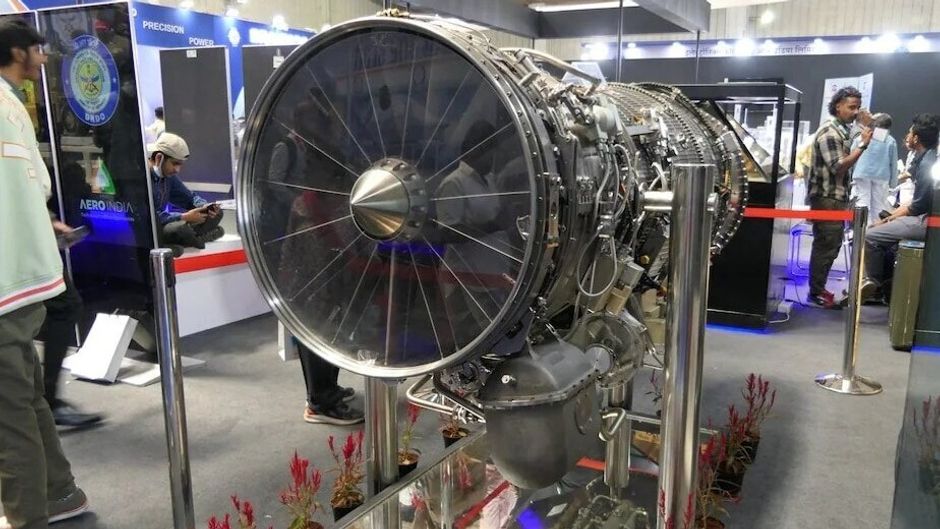जेट इंजन बनाए जाने का सांकेतिक तस्वीर