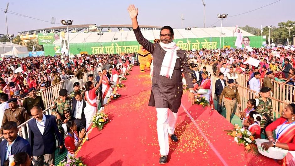 Jharkhand CM Hemant Soren, along with his cabinet ministers, held multiple road show to seek votes for Somesh Chandra Soren. (Image: Social Media)