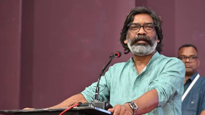 हेमंत सोरेन ने पिता शिबू सोरेन को किया याद. (Photo: PTI)