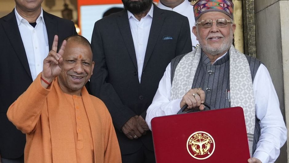 CM Yogi Adityanath with state Finance Minister Suresh Kumar Khanna (Photo/PTI)