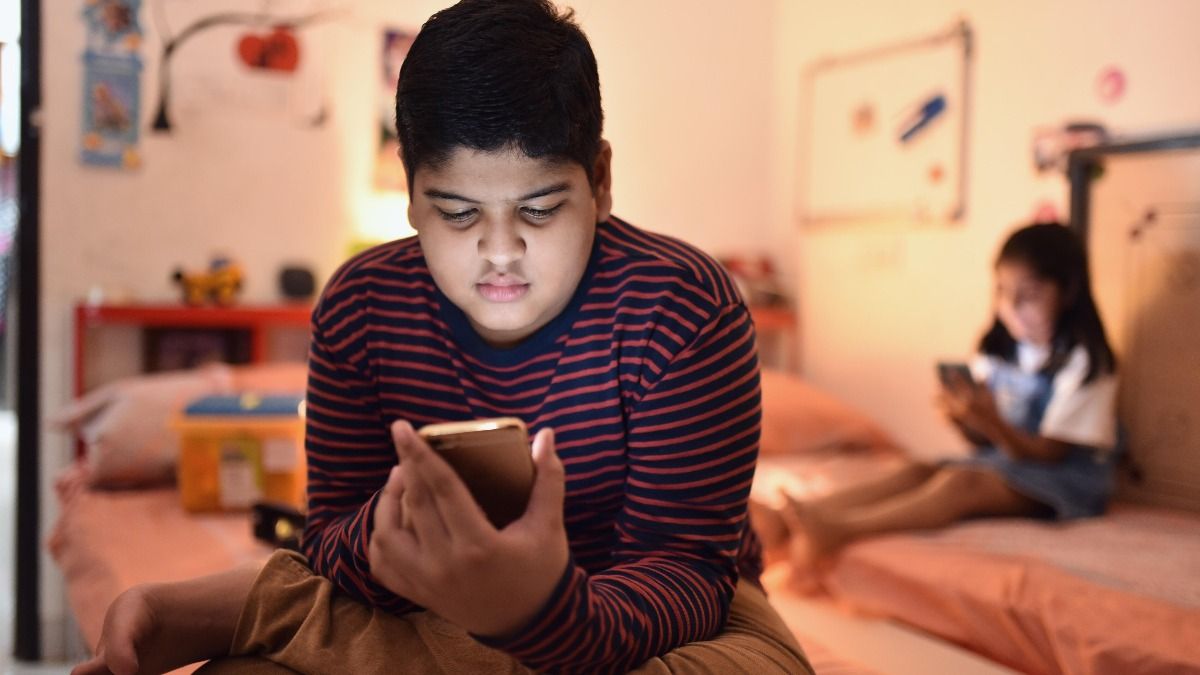 The research revealed that 90% of participants, 462 school children with an average age of 11, who were examined for eye-related issues in government hospitals, had mild to severe dry eye disease