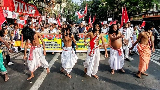 पश्चिम बंगाल में SIR के खिलाफ प्रोटेस्ट
